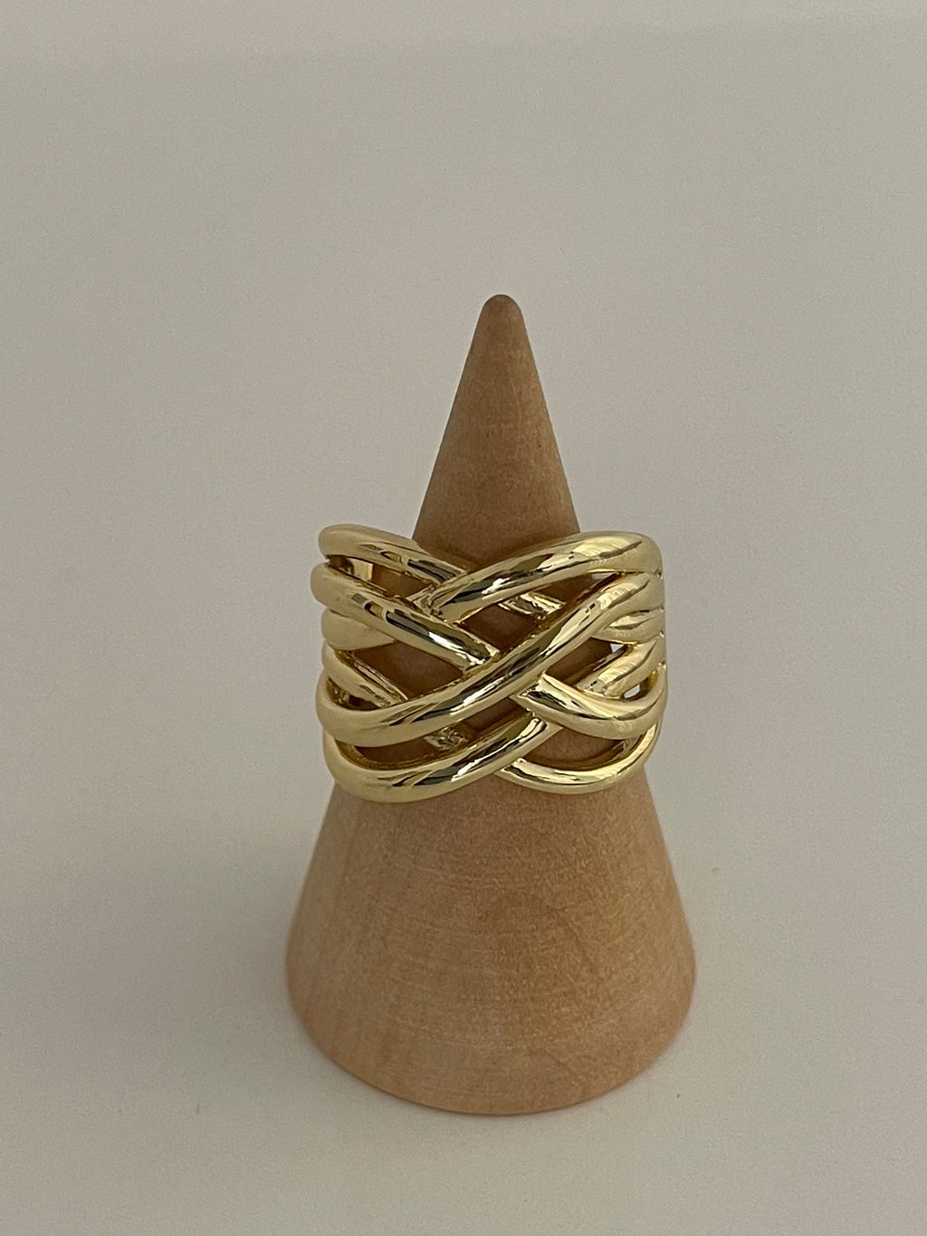 Golden plated wavy ring adjustable