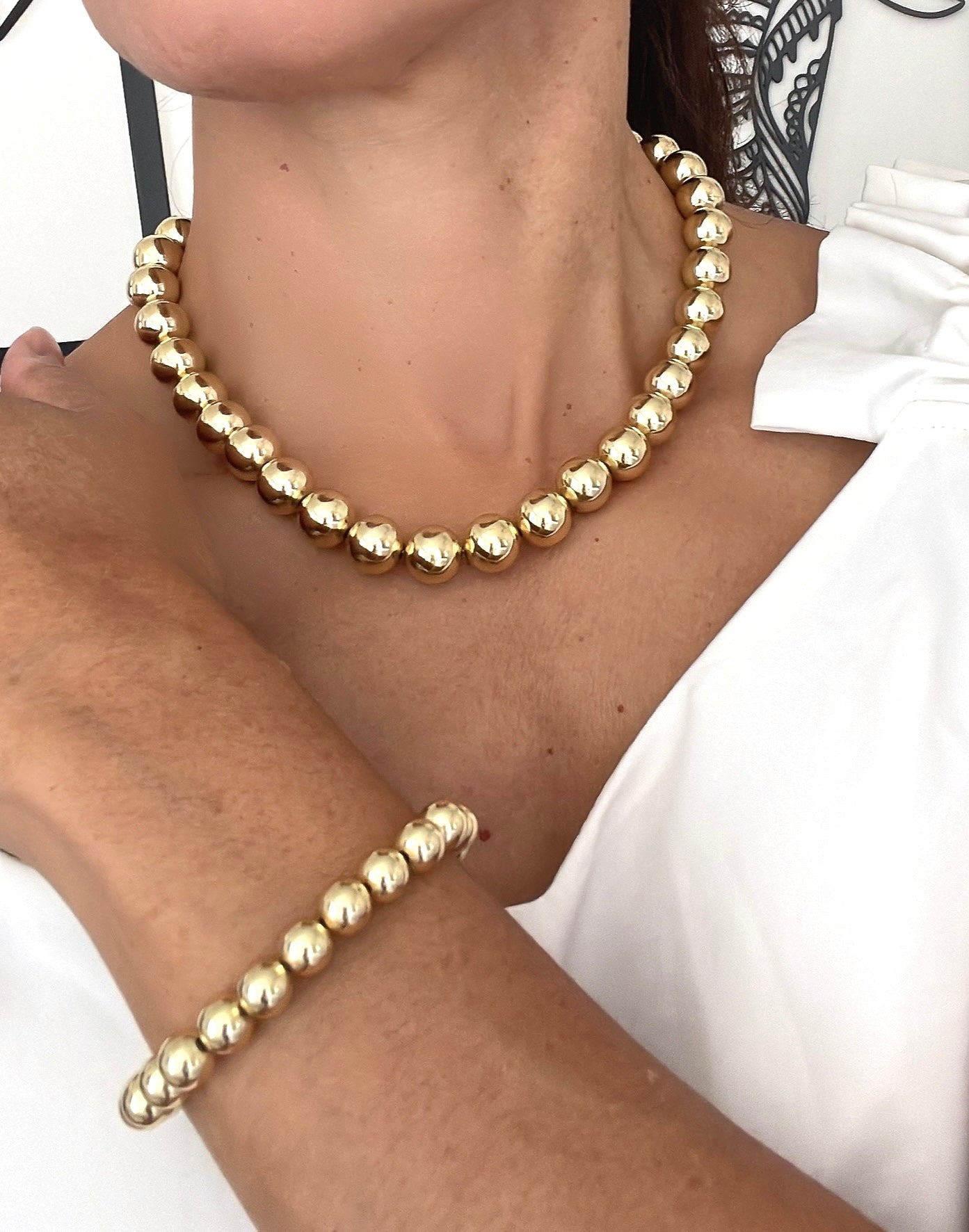 chunky golden plated ball 10mm choker.