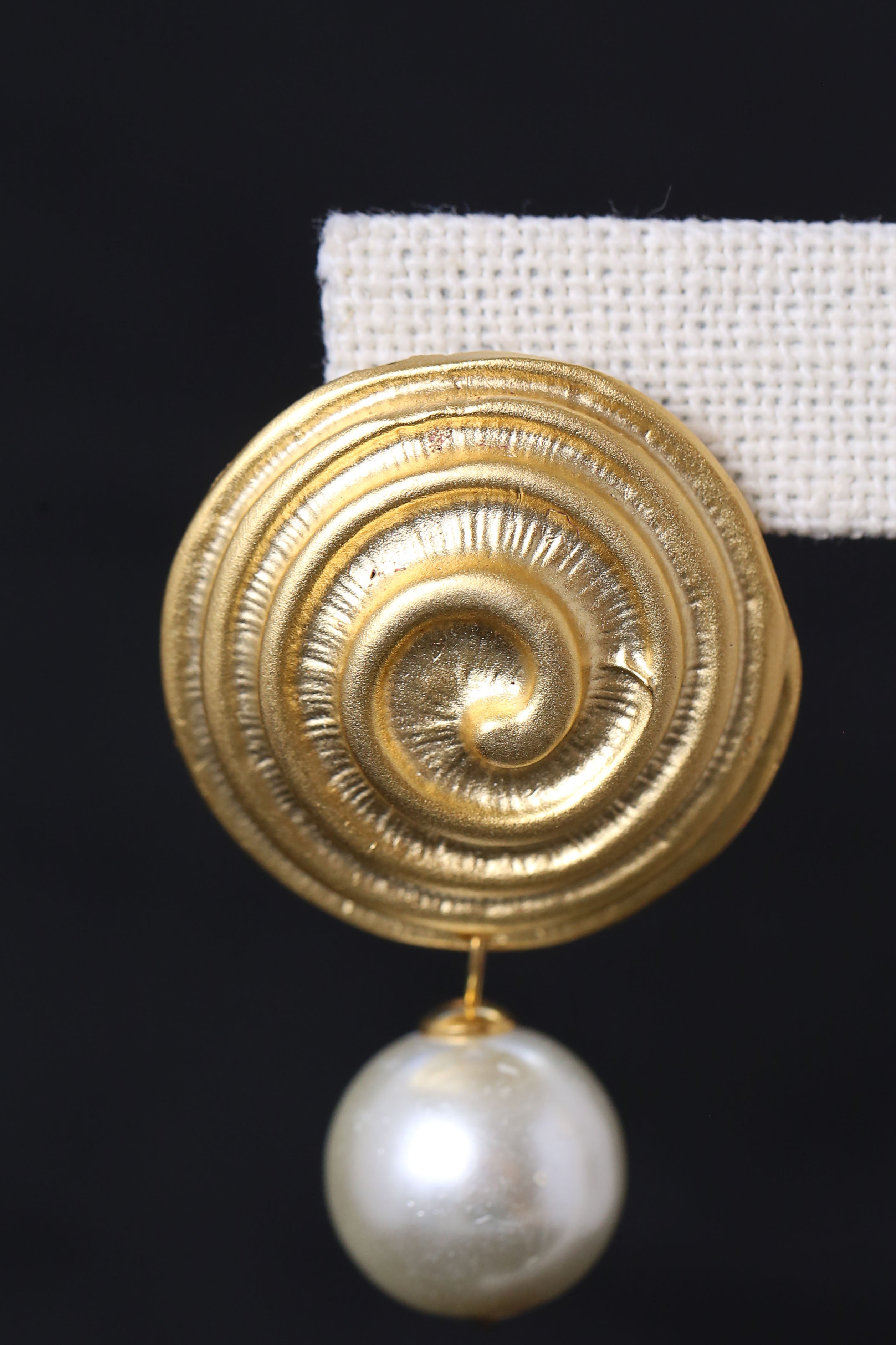 Fossil shape with Pearl Earring, Layer of Gold