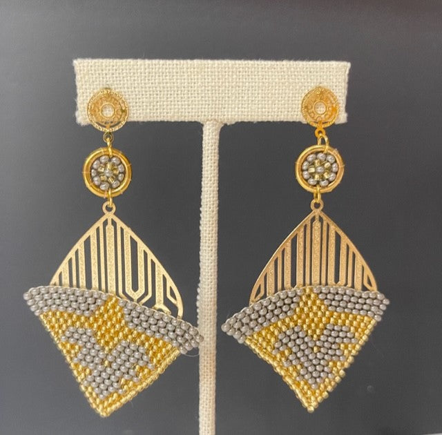 Gold field earrings whit glass bead